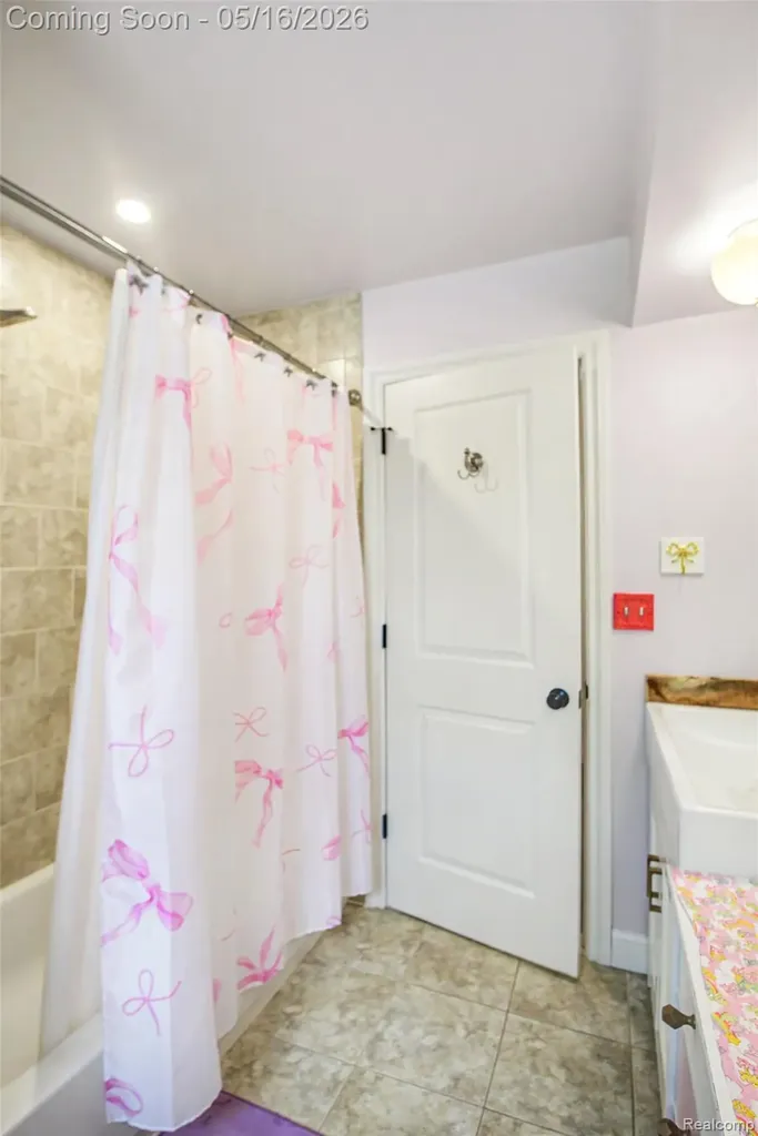2982 Powderhorn Ridge Road Rochester Hills City MI 48309