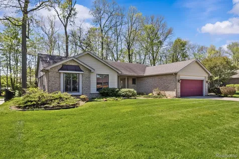 37781 Pickford Drive Livonia City MI 48152