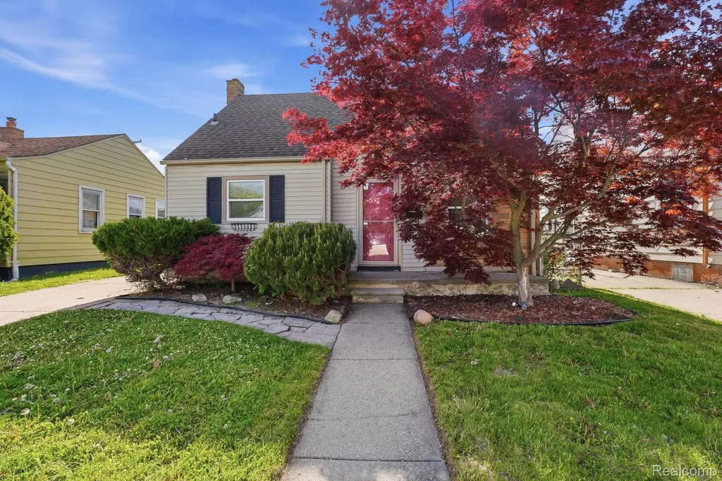 22413 Cushing Avenue Eastpointe City MI 48021