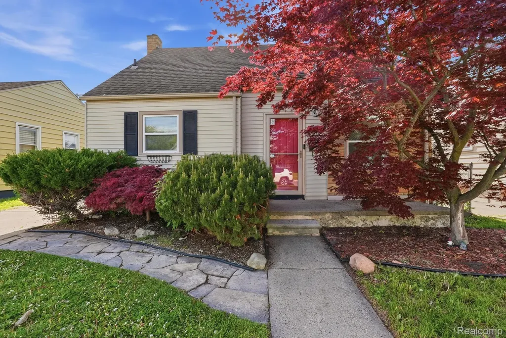 22413 Cushing Avenue Eastpointe City MI 48021