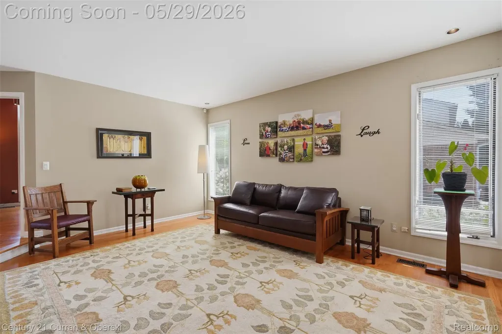 35975 King Edward Drive Farmington Hills City MI 48331