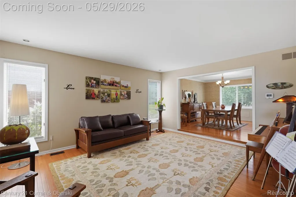 35975 King Edward Drive Farmington Hills City MI 48331