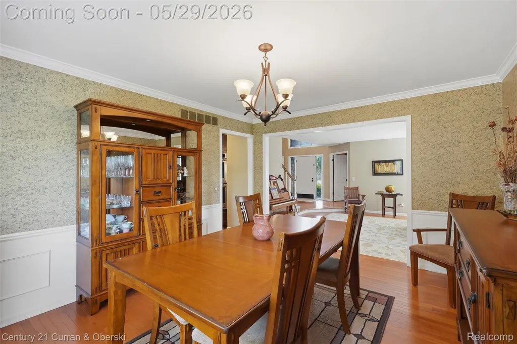 35975 King Edward Drive Farmington Hills City MI 48331