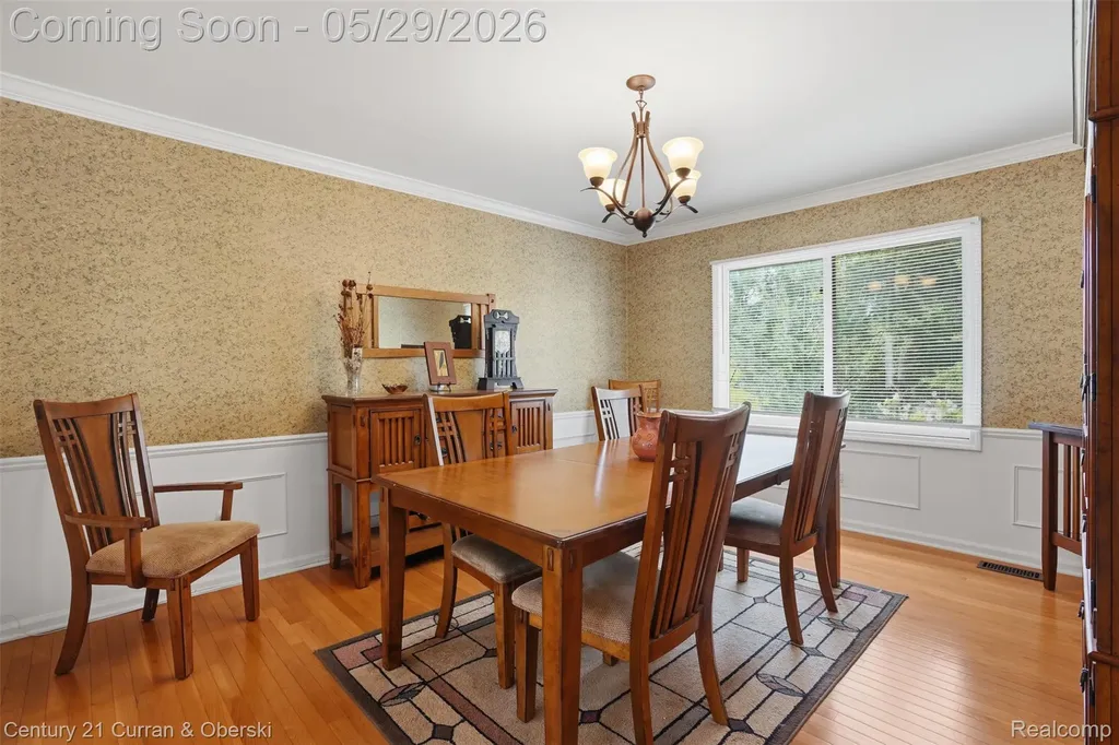 35975 King Edward Drive Farmington Hills City MI 48331