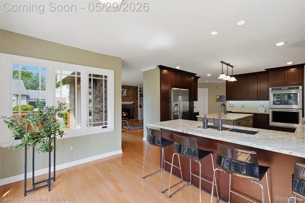 35975 King Edward Drive Farmington Hills City MI 48331