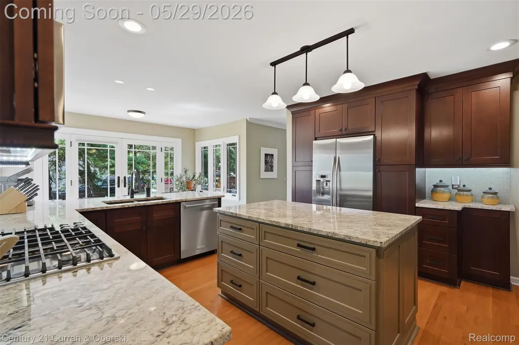 35975 King Edward Drive Farmington Hills City MI 48331
