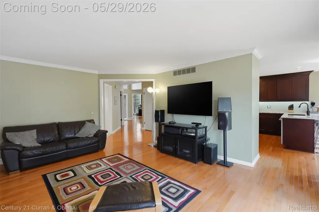 35975 King Edward Drive Farmington Hills City MI 48331