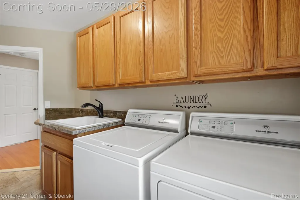 35975 King Edward Drive Farmington Hills City MI 48331
