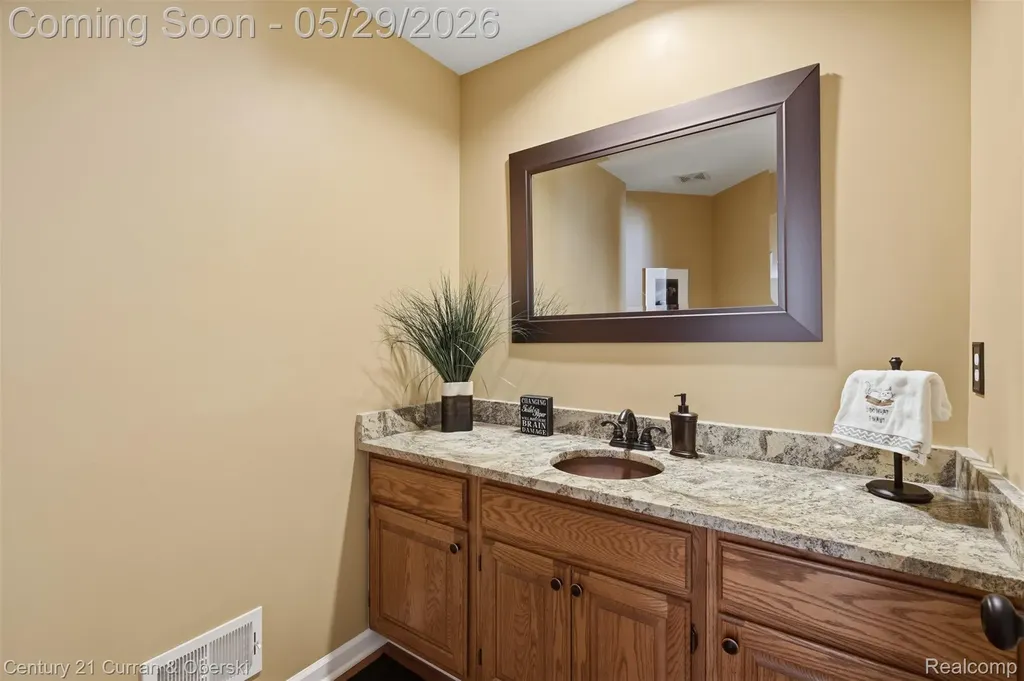 35975 King Edward Drive Farmington Hills City MI 48331