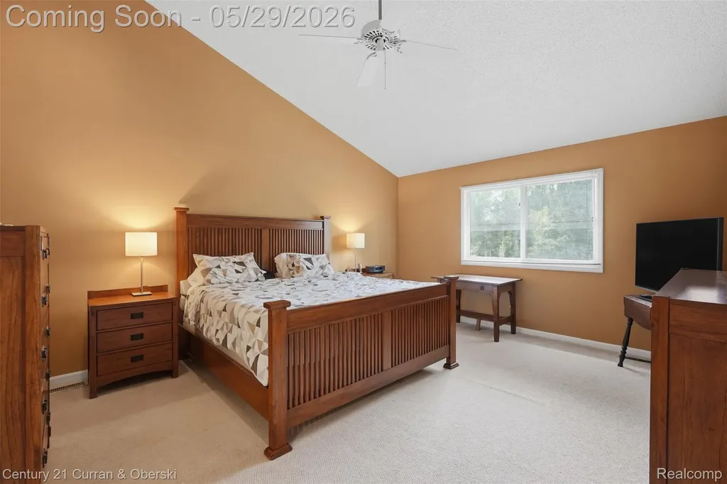 35975 King Edward Drive Farmington Hills City MI 48331