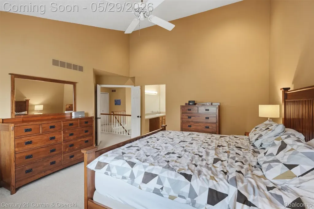 35975 King Edward Drive Farmington Hills City MI 48331