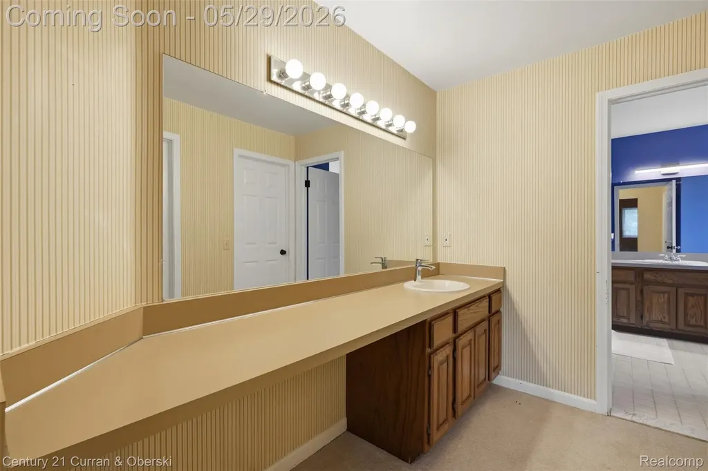35975 King Edward Drive Farmington Hills City MI 48331