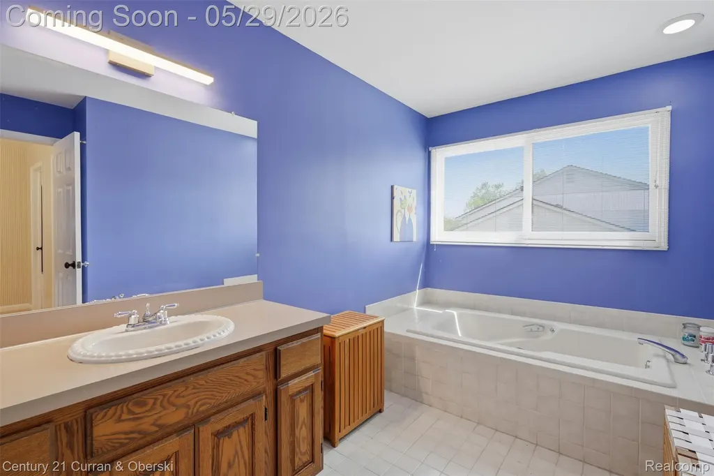 35975 King Edward Drive Farmington Hills City MI 48331
