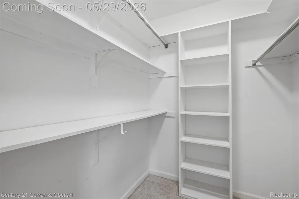 35975 King Edward Drive Farmington Hills City MI 48331