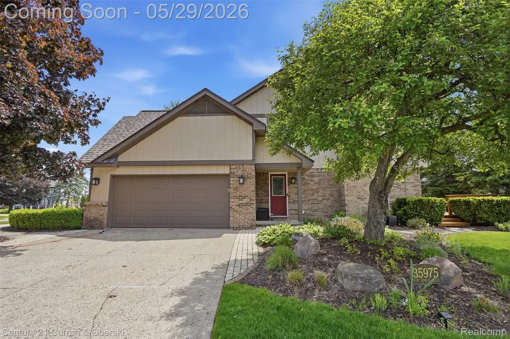 35975 King Edward Drive Farmington Hills City MI 48331