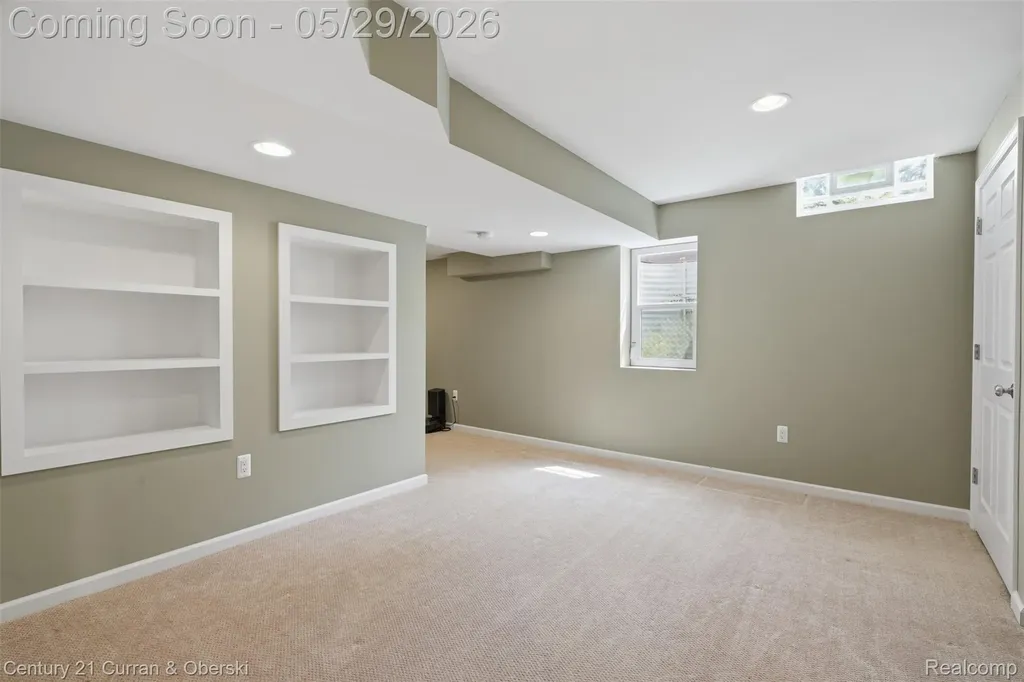 35975 King Edward Drive Farmington Hills City MI 48331
