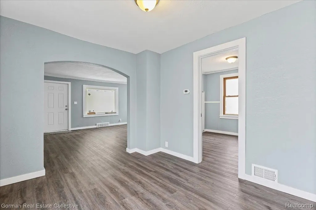 8227 Saint Marys Street Detroit City MI 48228
