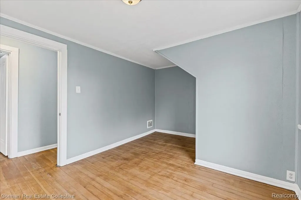 8227 Saint Marys Street Detroit City MI 48228