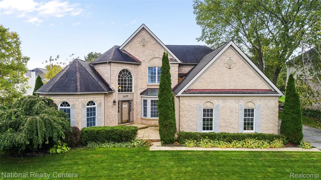 2077 Applebrook Drive Commerce Charter Township MI 48382