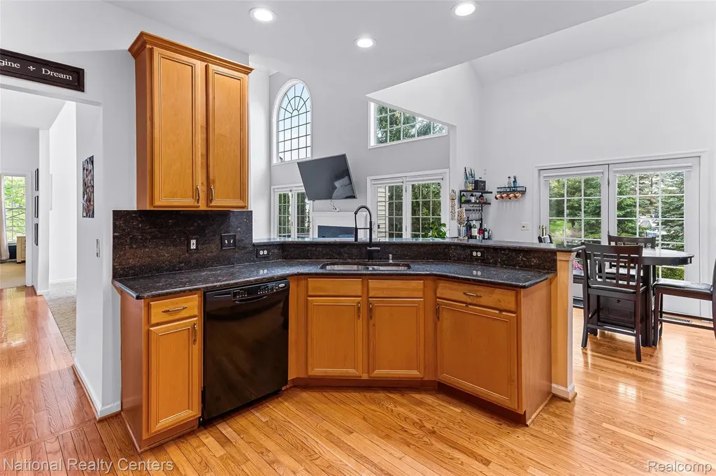 2077 Applebrook Drive Commerce Charter Township MI 48382