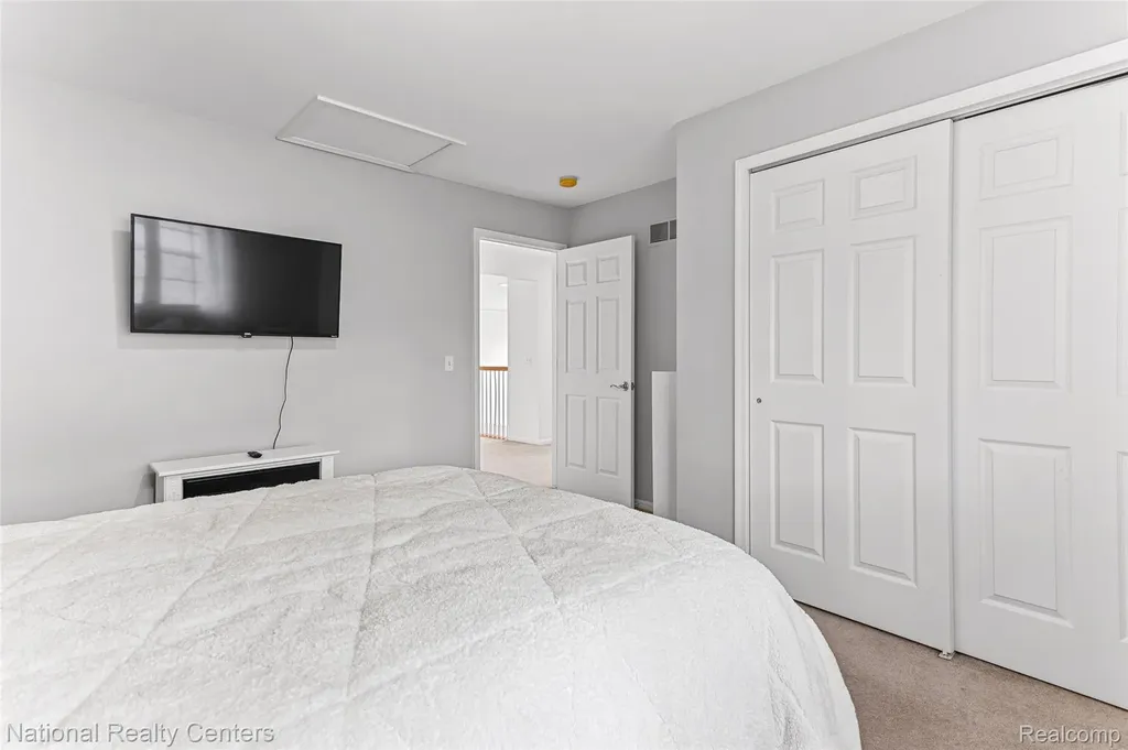 2077 Applebrook Drive Commerce Charter Township MI 48382