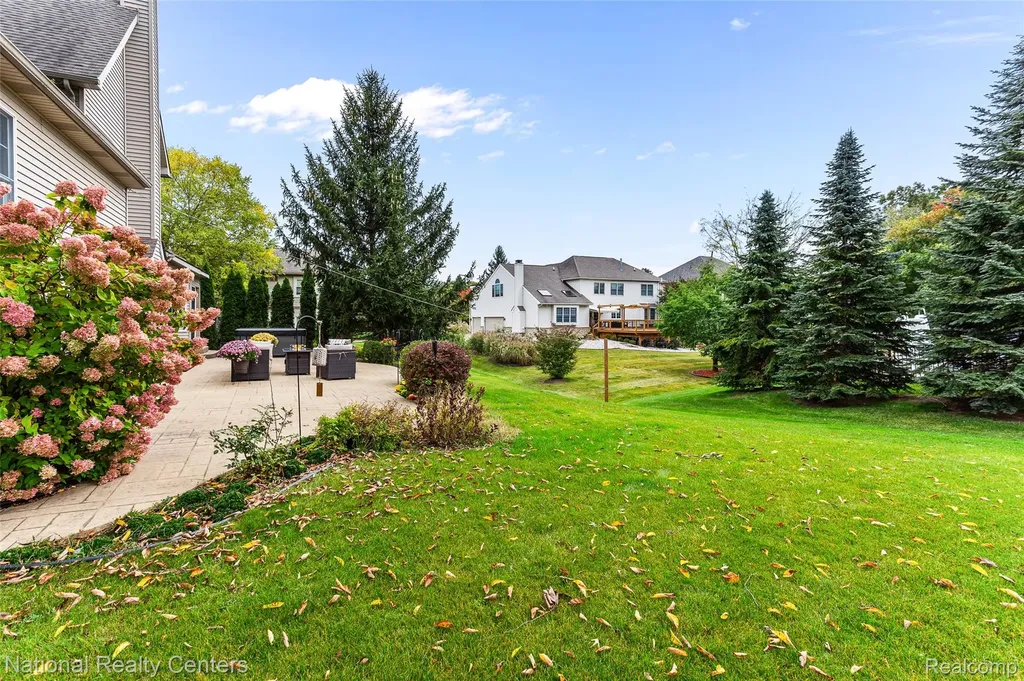 2077 Applebrook Drive Commerce Charter Township MI 48382