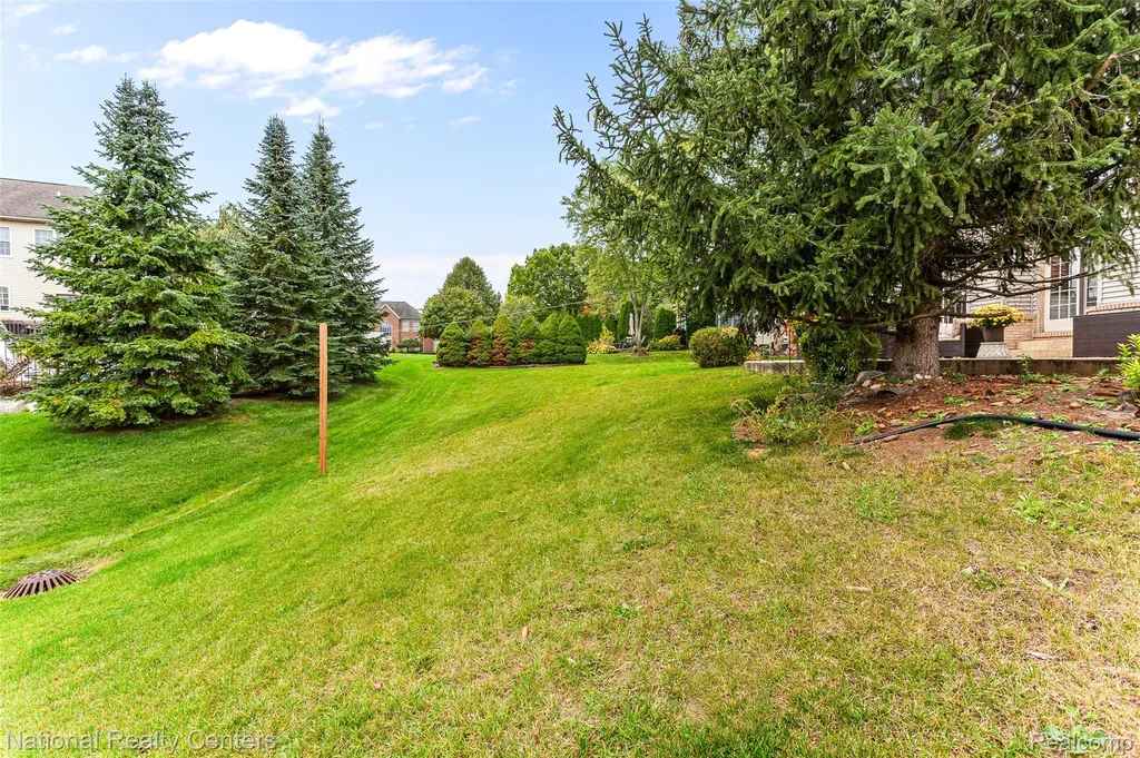 2077 Applebrook Drive Commerce Charter Township MI 48382