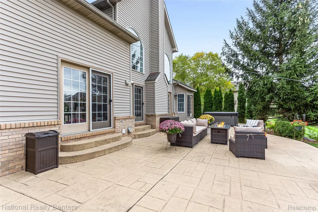 2077 Applebrook Drive Commerce Charter Township MI 48382