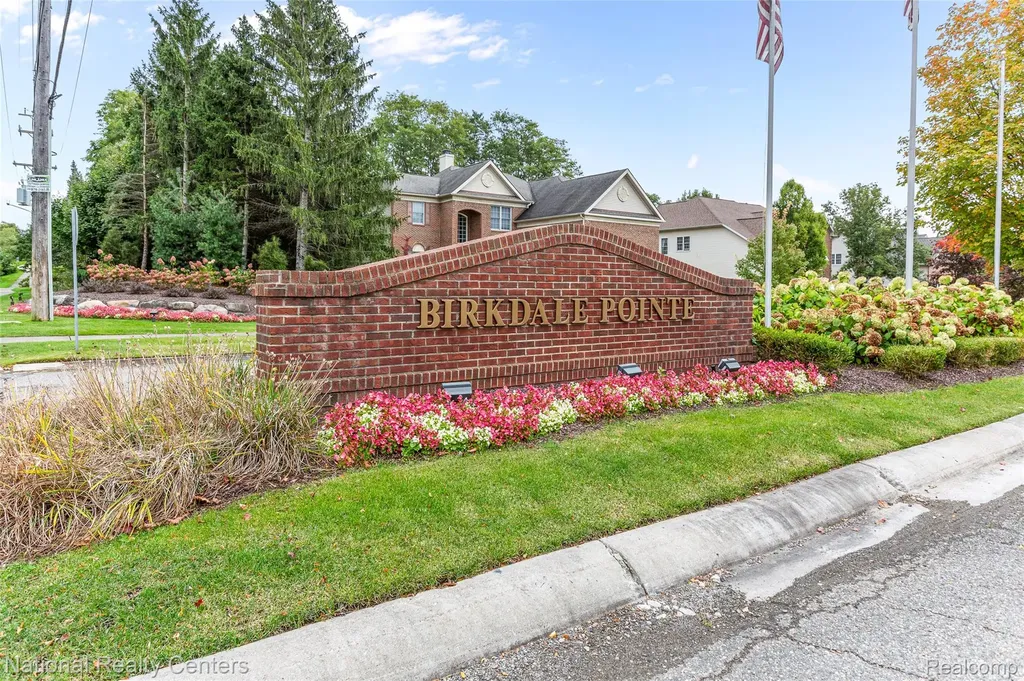 2077 Applebrook Drive Commerce Charter Township MI 48382