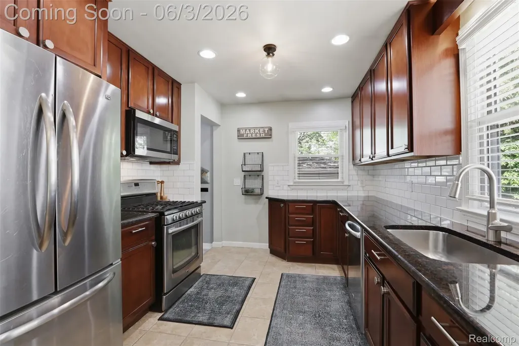 711 Symes Avenue Royal Oak City MI 48067