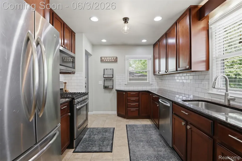 711 Symes Avenue Royal Oak City MI 48067