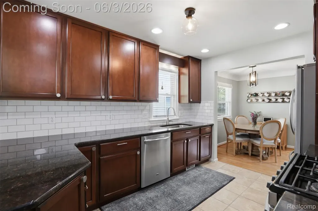 711 Symes Avenue Royal Oak City MI 48067