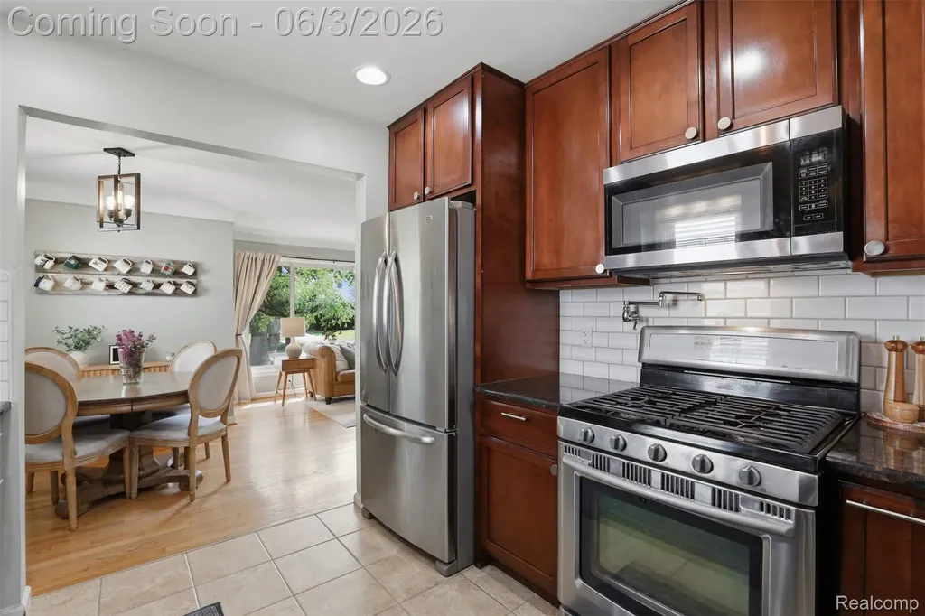 711 Symes Avenue Royal Oak City MI 48067