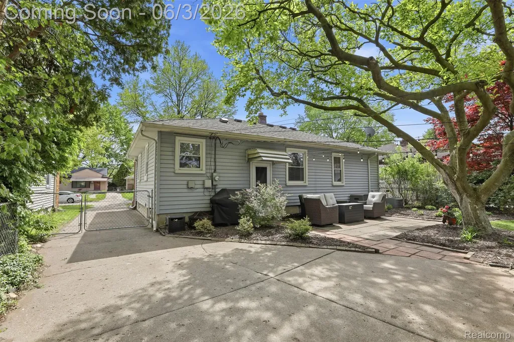711 Symes Avenue Royal Oak City MI 48067