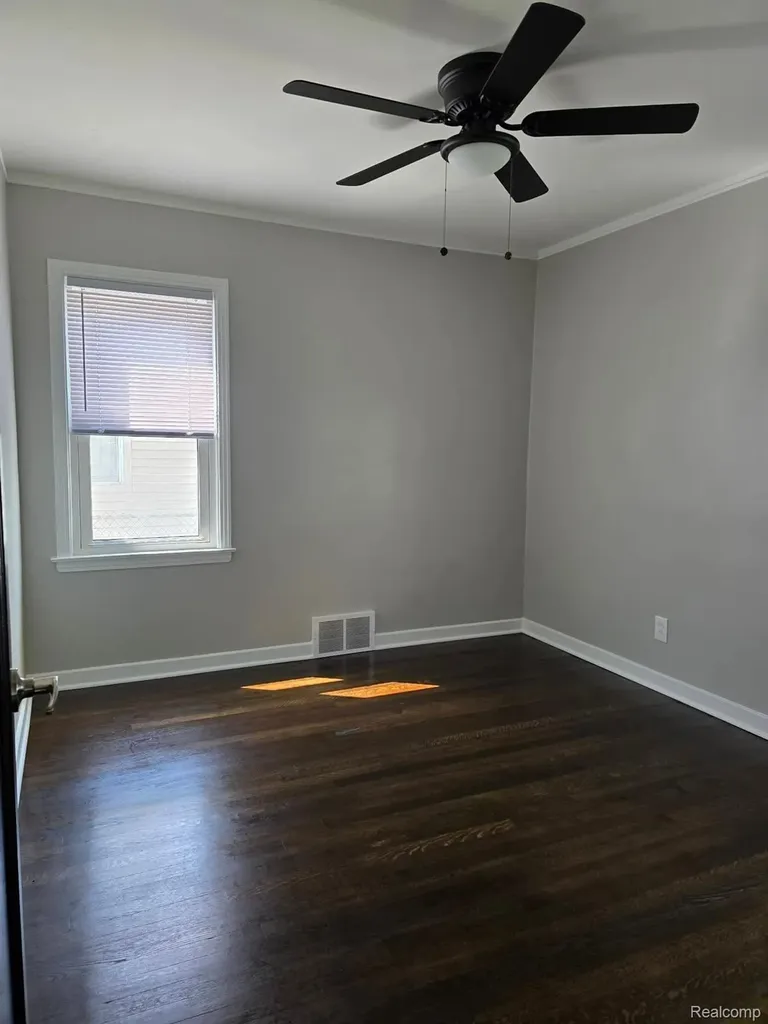 29571 Kelly Road Roseville City MI 48066