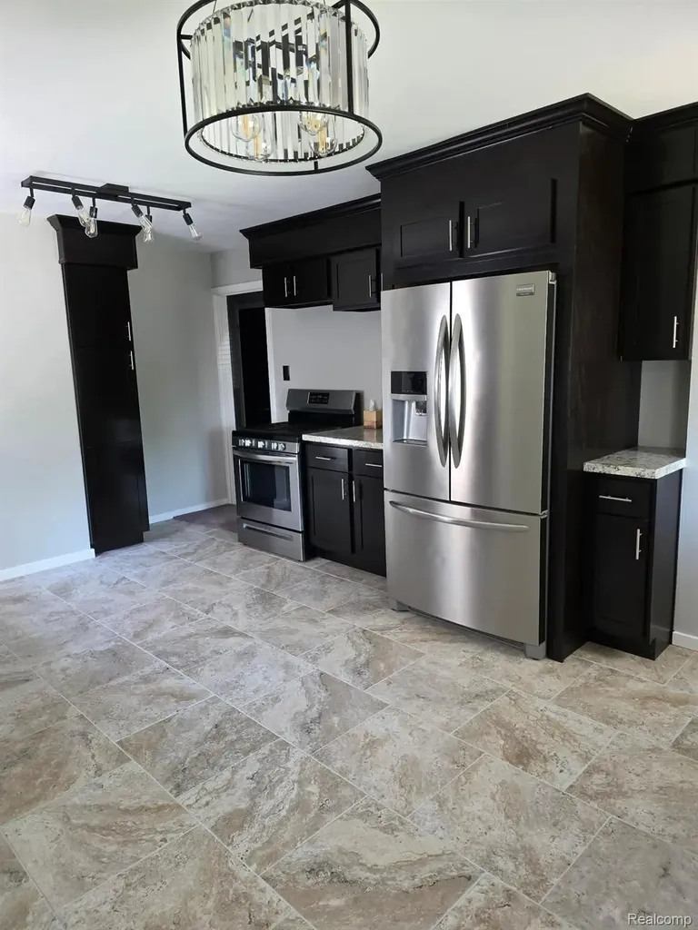 29571 Kelly Road Roseville City MI 48066