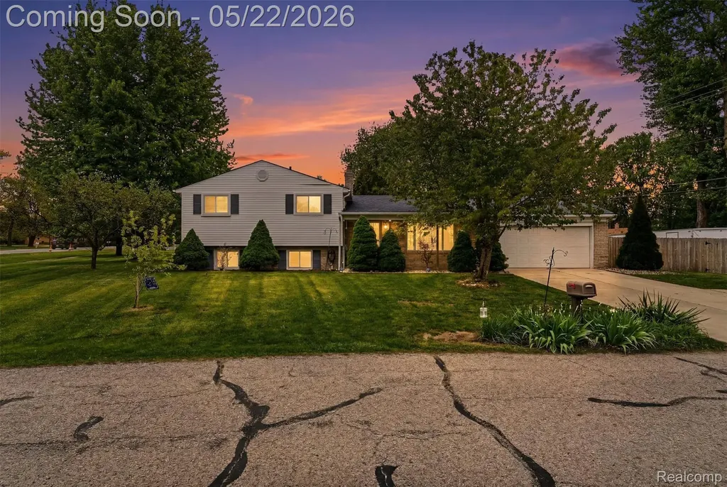 4821 Shelbyshire Drive Shelby Charter Township MI 48316