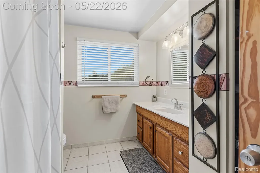 4821 Shelbyshire Drive Shelby Charter Township MI 48316