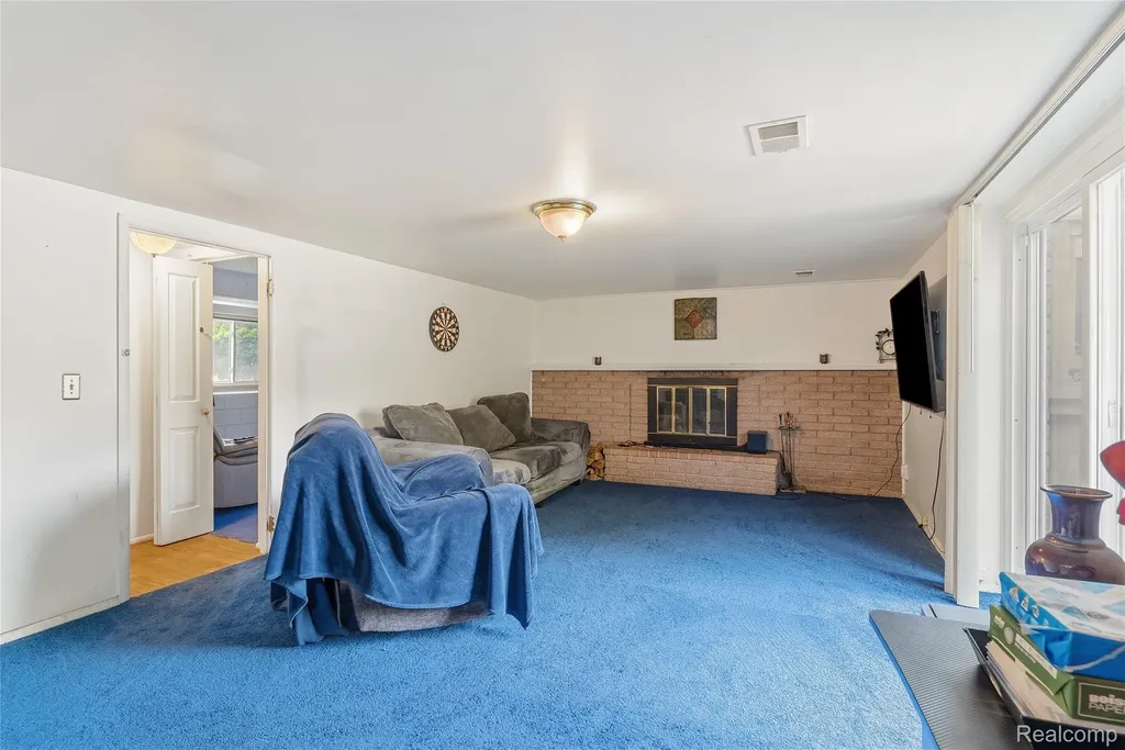 4821 Shelbyshire Drive Shelby Charter Township MI 48316