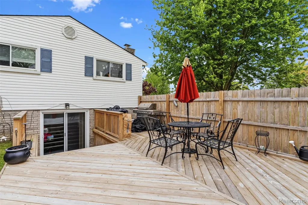 4821 Shelbyshire Drive Shelby Charter Township MI 48316
