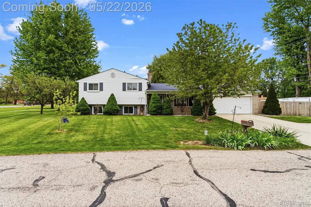 4821 Shelbyshire Drive Shelby Charter Township MI 48316