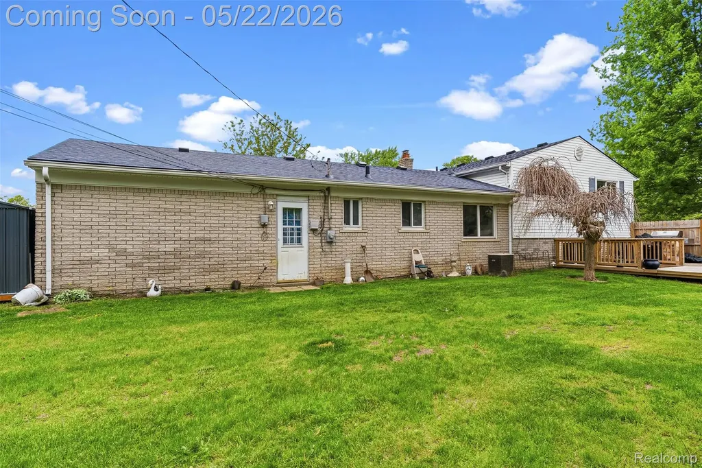 4821 Shelbyshire Drive Shelby Charter Township MI 48316