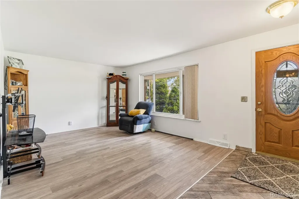 4821 Shelbyshire Drive Shelby Charter Township MI 48316