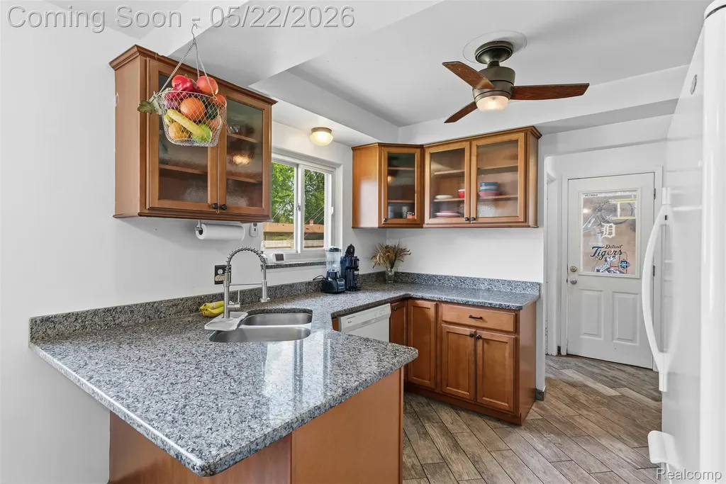 4821 Shelbyshire Drive Shelby Charter Township MI 48316