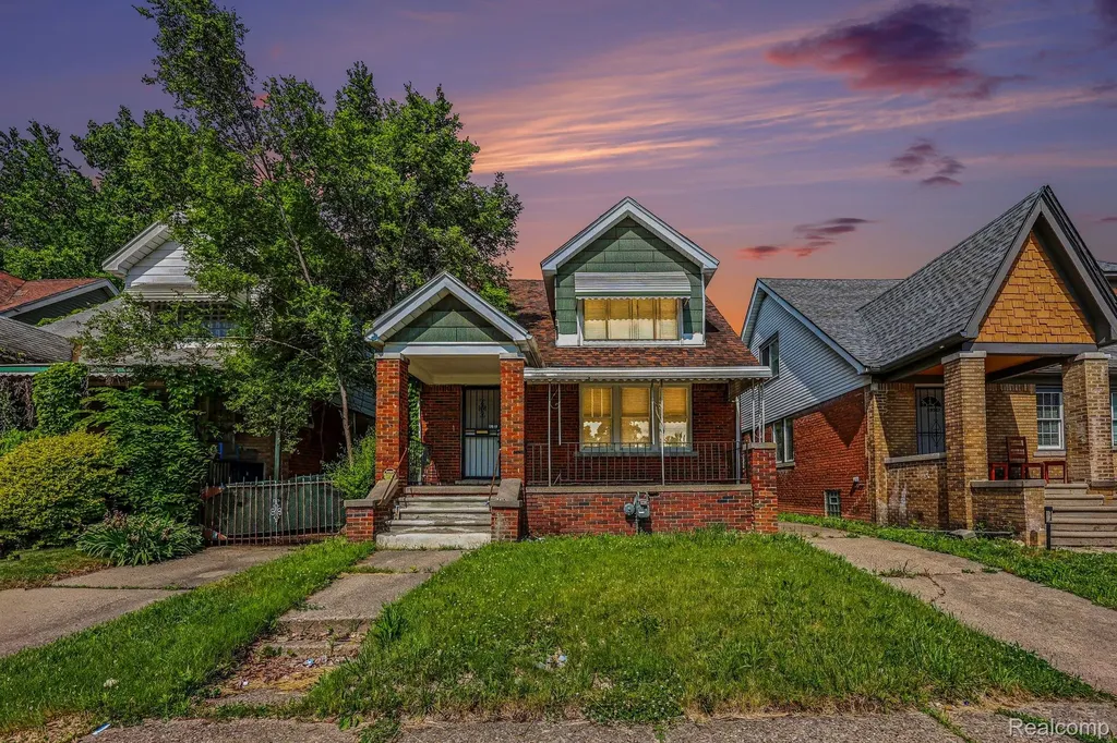 19539 Hickory Street Detroit City MI 48205