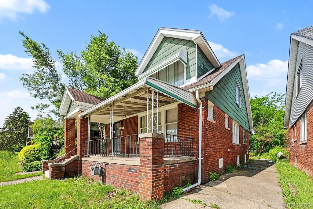19539 Hickory Street Detroit City MI 48205