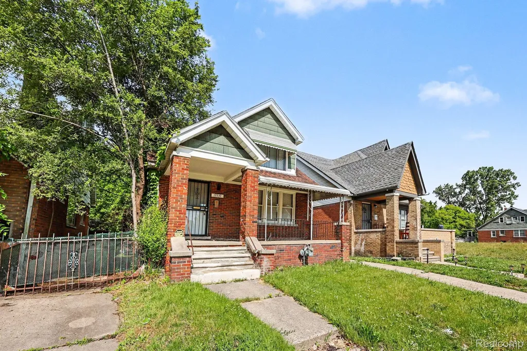 19539 Hickory Street Detroit City MI 48205