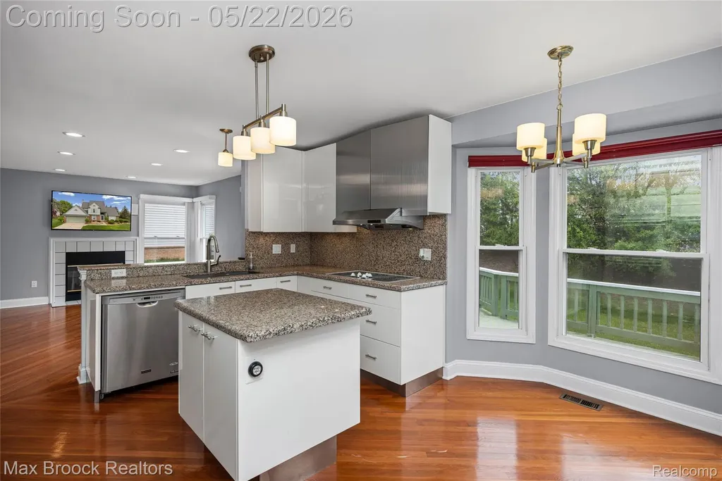 39456 Squire Road Novi City MI 48375