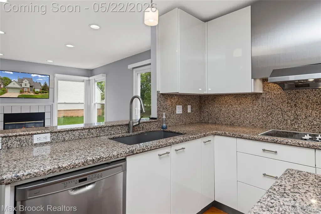 39456 Squire Road Novi City MI 48375