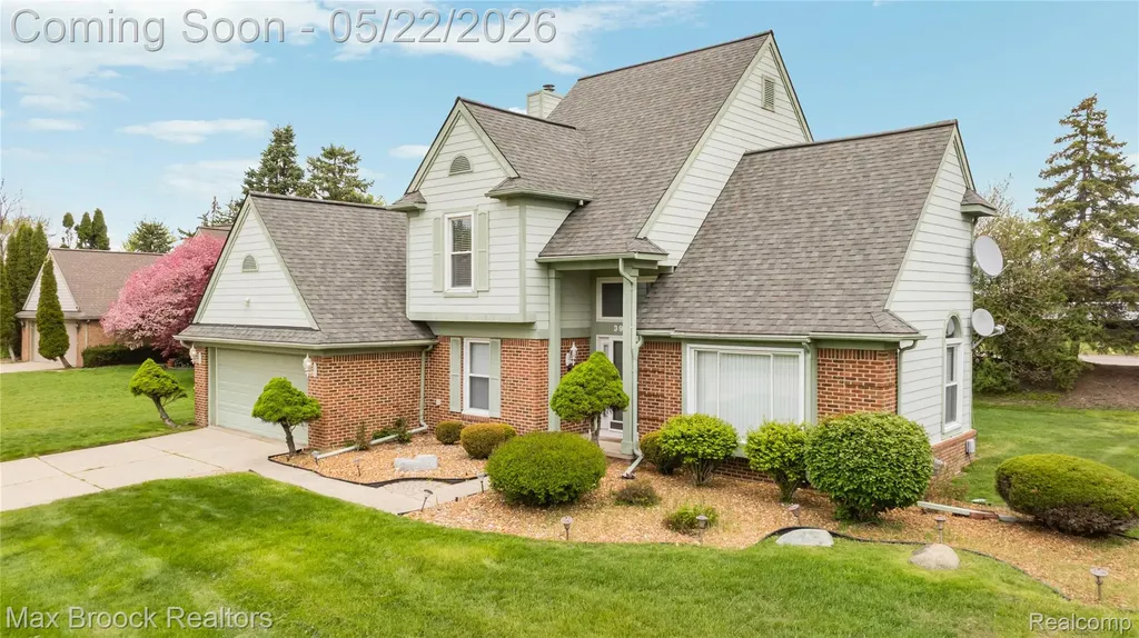 39456 Squire Road Novi City MI 48375
